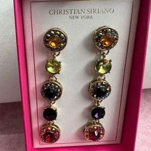 Beautiful and elegant earrings.